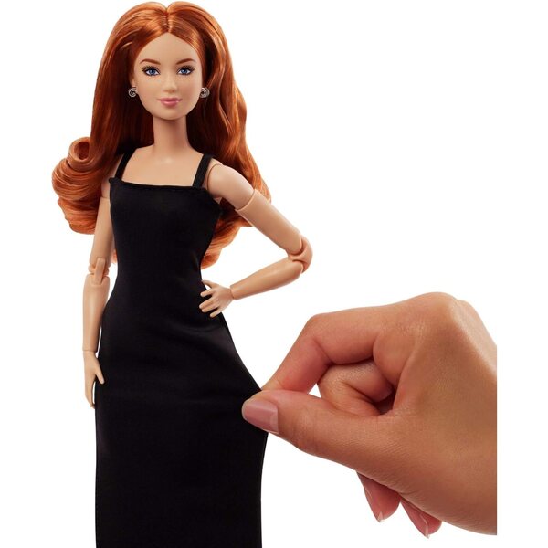 Barbie Basics Modell 4 mit universellem schwarzem Kleid, roten Haaren und beweglichem Körper