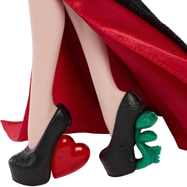 Monster High x Wednesday Morticia Addams bambola in abito velluto nero e accessori esclusivi