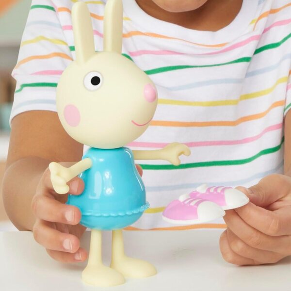 Peppa Pig Luisa Puppenlöffel 15 cm mit 6 interaktiven Accessoires und Kleidung für Mädchen