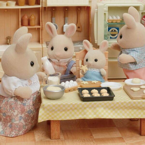 Sylvanian Families Milk Bunnies Family – Set mit 4 Figuren für kreatives Spielen