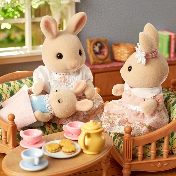 Sylvanian Families Milk Bunnies Family – Set mit 4 Figuren für kreatives Spielen