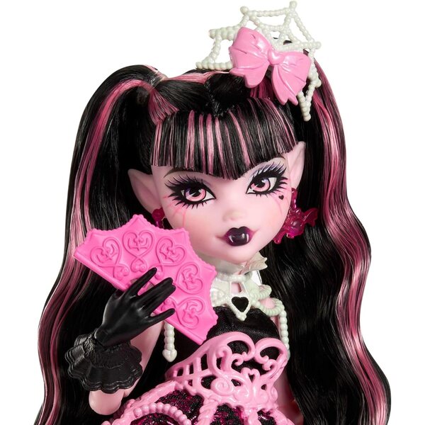 Monster High Draculaura Bambola Completa con Abito Rosa e Accessori Party Originali