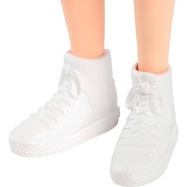 Barbie Fashionistas mit roten Haaren und sportlichem Outfit: lila Trikot und Rock