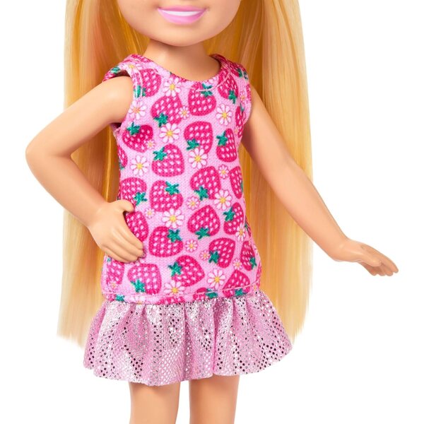 Barbie Club Chelsea mit Erdbeerkleid und lila Schuhen, 15 cm große Puppe