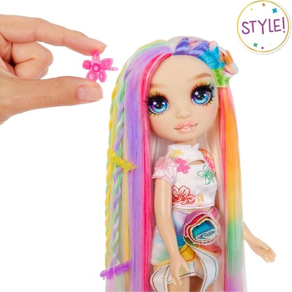Rainbow High Amaya Puppa con Haarkreide Set 28 cm - Colora, Stila e Gioca