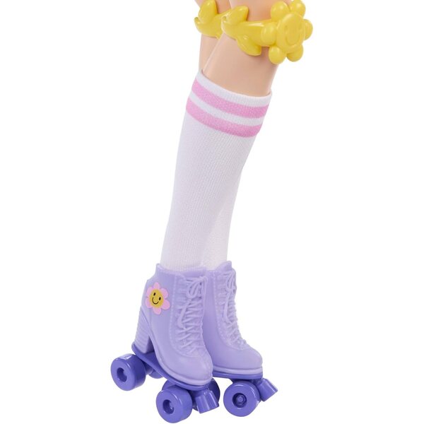 Barbie Dream Besties Renee mit Zubehör, Pupa Moda mit Rollschuh und Blumen-Outfit