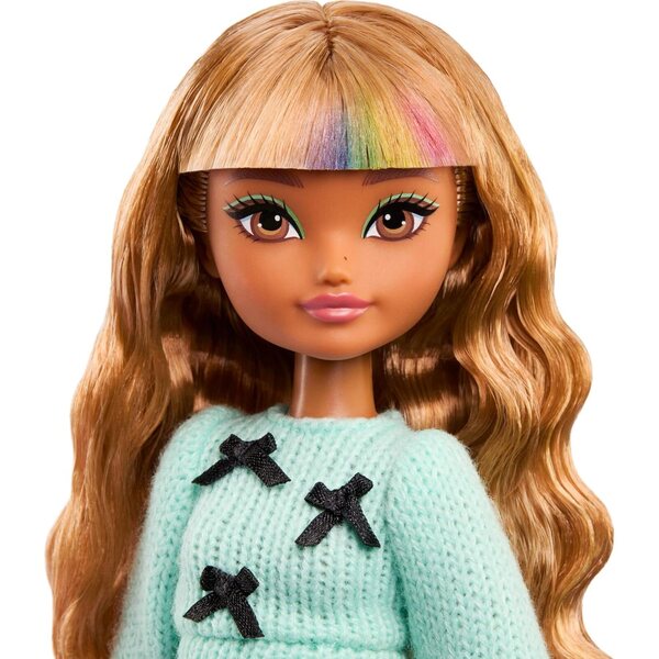Barbie Dream Besties Tante Puppe mit Styling- und Modeaccessoires, welliges braunes Haar