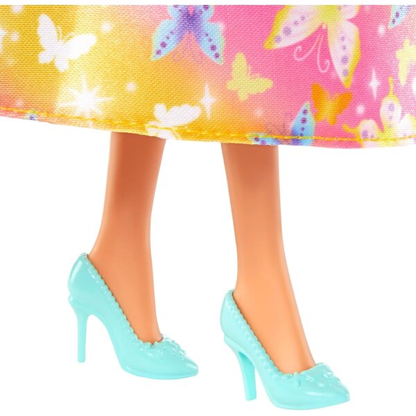 Barbie Royal mit gefärbten Haaren, Accessoires und Kleid mit Schmetterlingsmotiv