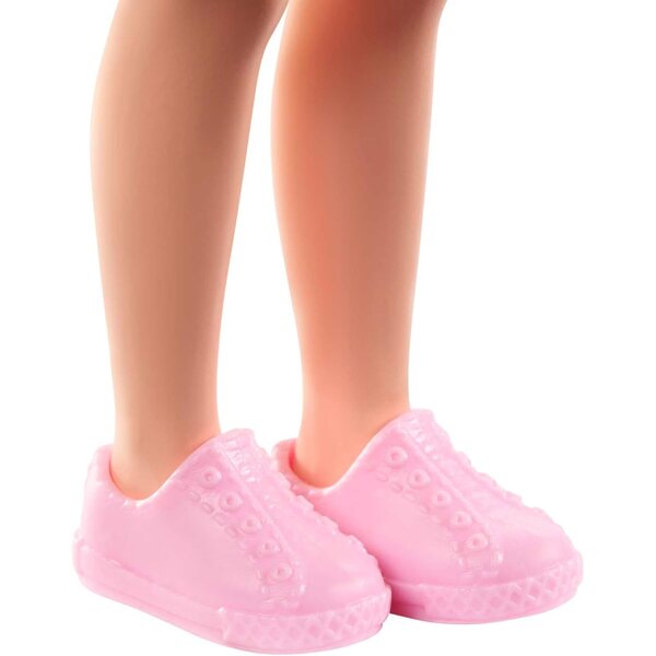 Barbie Chelsea Pupa Doctor 15 cm mit medizinischem Zubehör und Teddybär, Spiel für Kinder ab 3 Jahren