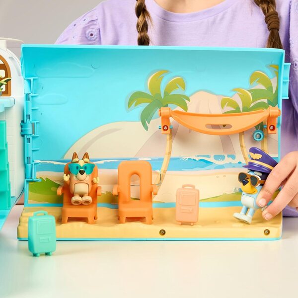 Bluey 3-in-1 erweiterbares Flugzeugspiel: Flugzeug, Hotel und Boot, über 25 Sounds, 15 Zubehörteile