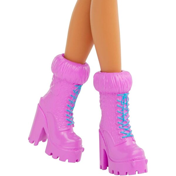 Monster High Clawdeen Wolf con 11 Articolazioni Flessibili e Accessori Originali