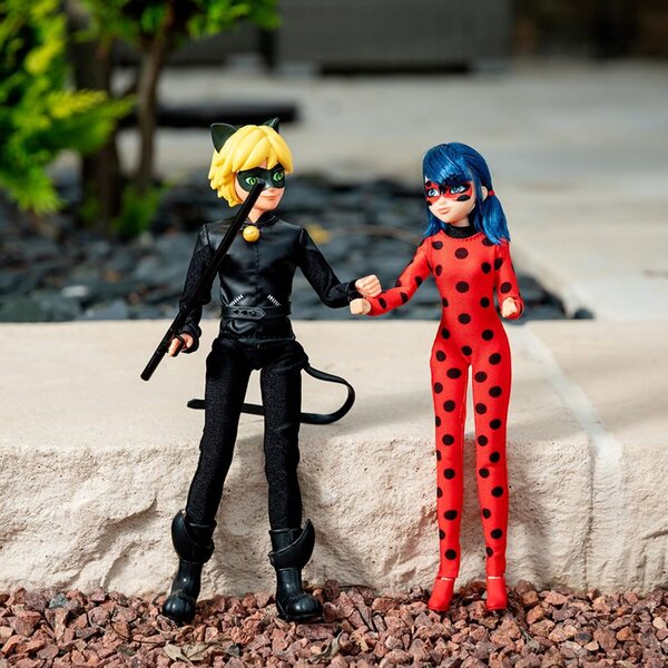 Miraculous Ladybug und Cat Noir 26 cm – Set mit 2 offiziellen Gelenkpuppen für Kinder
