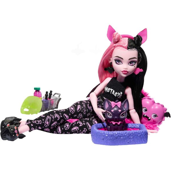 Monster High Draculaura avec accessoires Pyjamaparty et peluche chauve-souris Count Fabulous