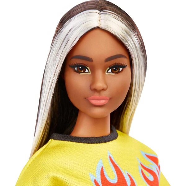 Barbie Fashionistas mit langen Haaren und Streifen, trendigem Kleid und coolen Accessoires