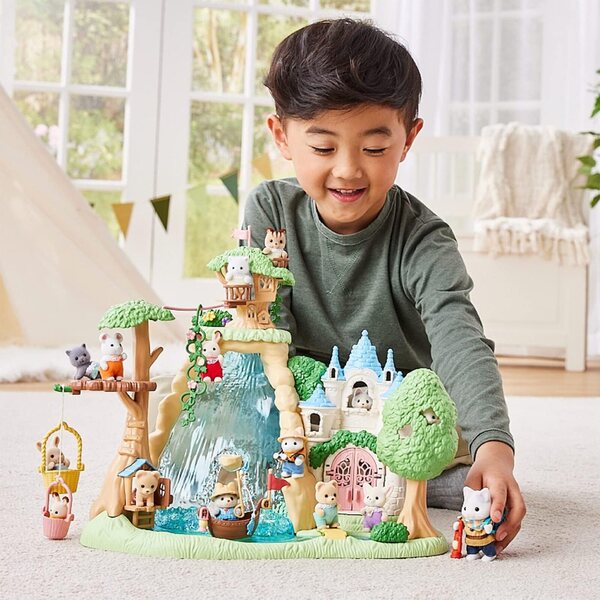 Sylvanian Families Abenteuerset mit zwei Figuren, Milchkatzenvater und Sohn für Kinder ab 3 Jahren