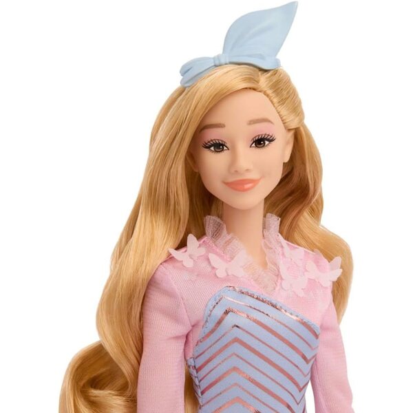 Mattel Glinda Fashion Doll con capelli biondi e divisa removibile ispirata a Wicked