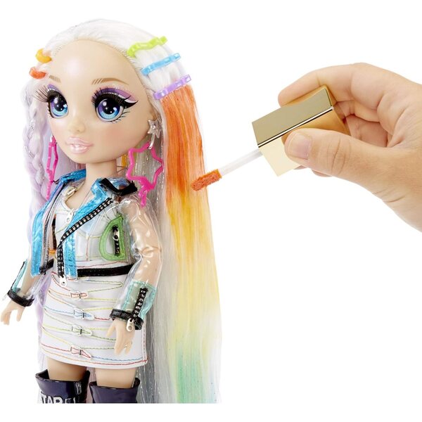 Rainbow High Haarstudio mit Amaya Raine: Puppe mit langen Haaren und Styling-Accessoires