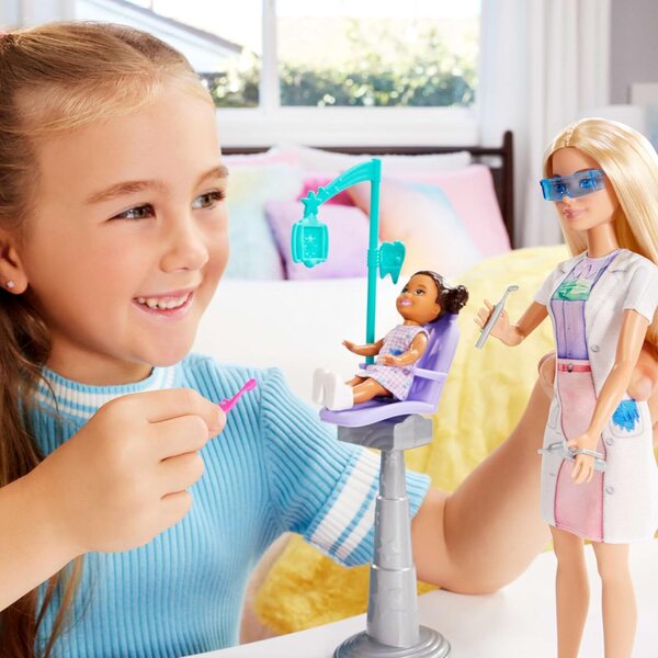Barbie-Zahnärztin mit blauem Kleid, Patient und Zubehör für Lernspiel