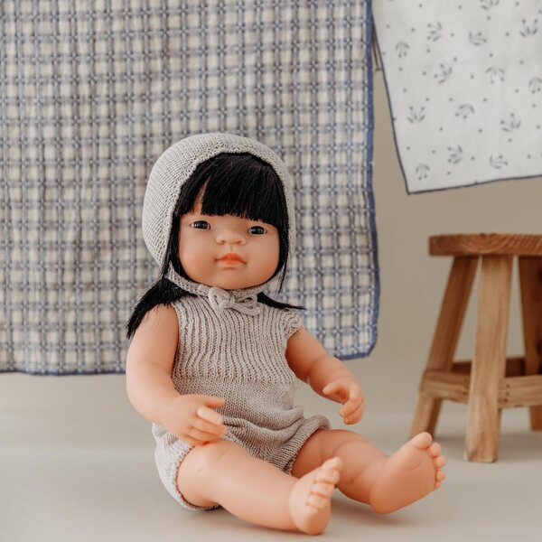 Miniland Bambola Neonato Ragazza Asiatica 38cm in Vinile Morbido e Flessibile