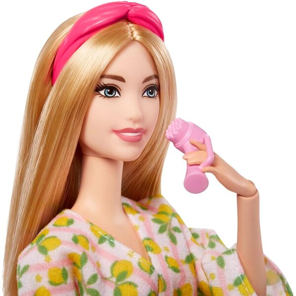 Barbie Wellness-Set mit Limettenbademantel, Welpe und Entspannungszubehör