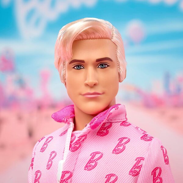 Barbie Ken Collezione Ufficiale: Pupo Ryan Gosling in Tuta Rosa con Inline e Sneaker