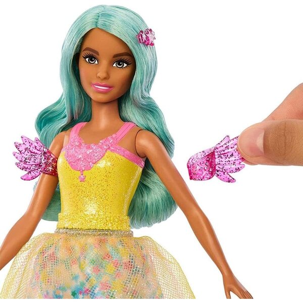 Barbie Teresa magica con capelli mossi e accessori fiabeschi per bimbi 3+ anni