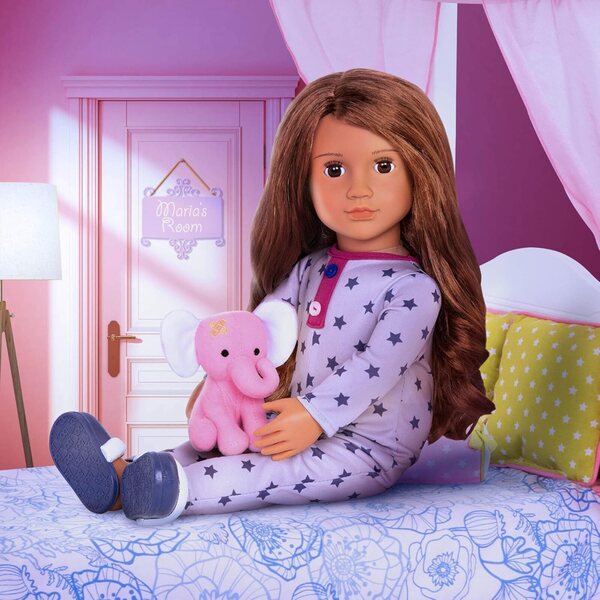 Our Generation Maria - Poupée 46 cm avec pyjama et éléphant en tissu pour enfant