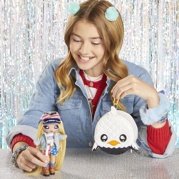 Nein! Nein! Nein! Surprise Glam Serie 2 – Erika Featherton, Modepuppe mit Metalltasche