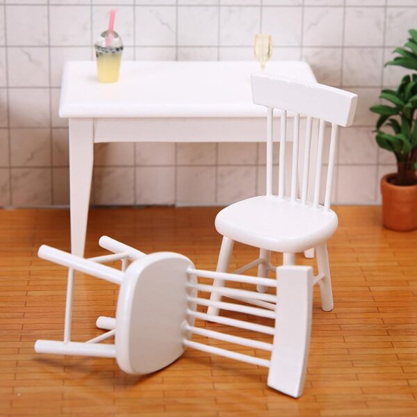 1:12 Puppenhaus-Möbelset aus weißem Holz – Tisch und 4 Stühle