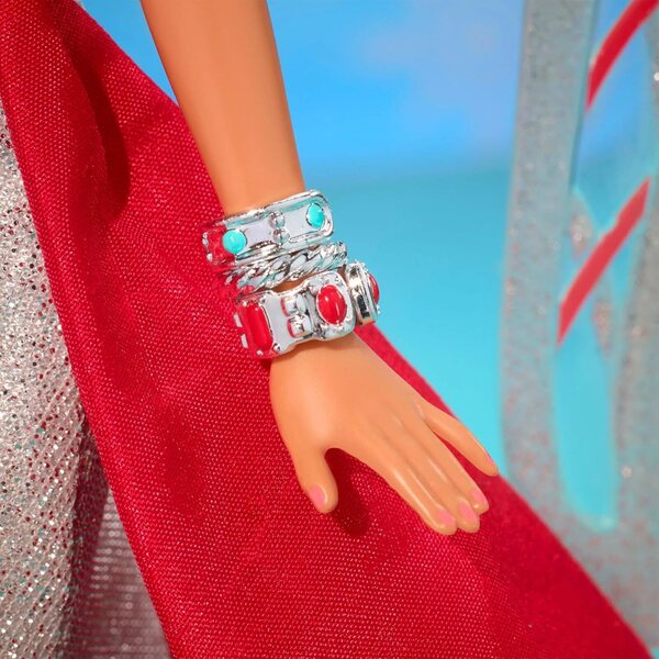Barbie x Bob Mackie 2023 Holiday Angel Puppe silbernes und rotes Kleid