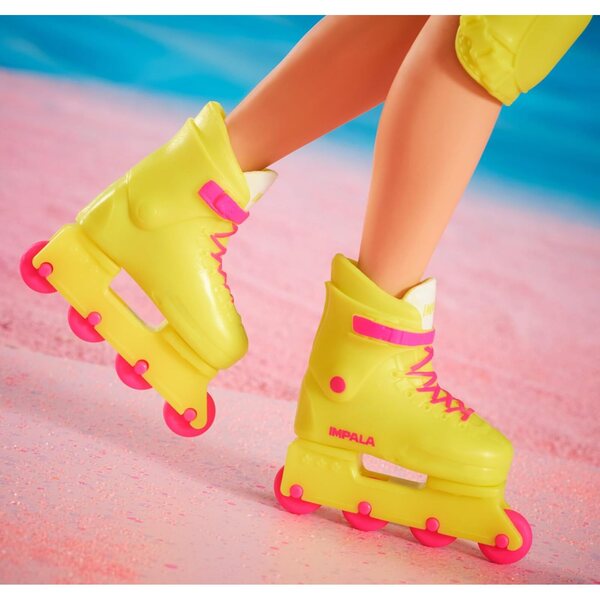 Barbie The Movie Ken in Outfit Neon e Skating con Impala-Inlineskates Retro