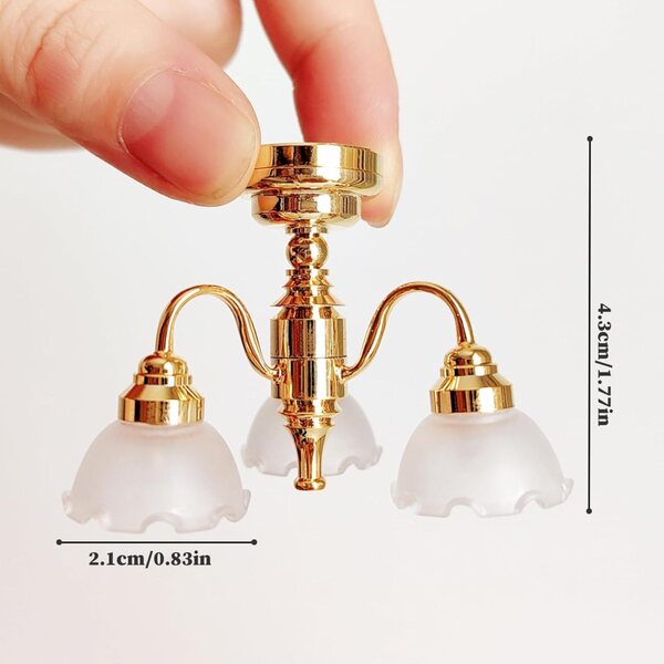 Lampadario a 3 teste per casa delle bambole 1:12 con luce a batteria in metallo e vetro