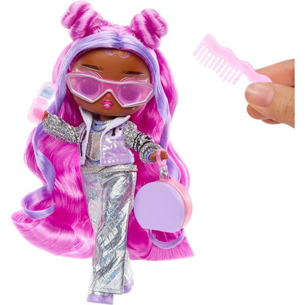 LOL. Überraschung! Violet Snow: Winter-Tween-Puppe mit farbwechselnden Skiern und mehr als 10 Zubehörteilen
