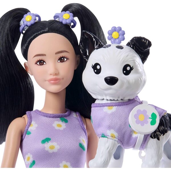 Barbie Twinning Looks mit Hund im fliederfarbenen Blumenoutfit und passenden Accessoires
