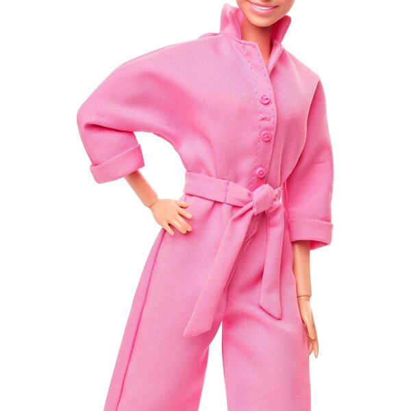 Barbie The Movie Margot Robbie Puppe mit rosa Overall und Original-Accessoires