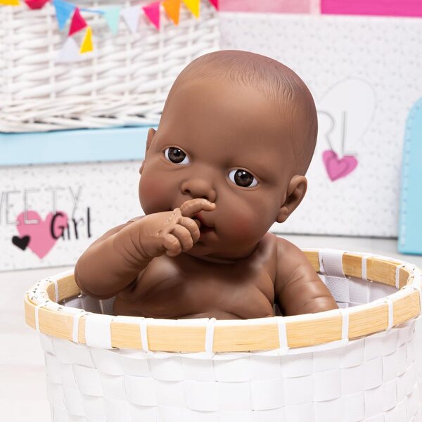 Bayer Design Neugeborene weibliche Puppe, 42 cm, realistisch und waschbar, dunkle Haut