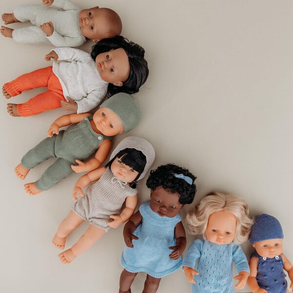 Miniland Babypuppe Südamerikaner 38 cm aus weichem Vinyl, Vanilleduft