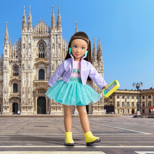 Corolle Girls Luna Mailand Fashion: 28 cm große Puppe, Vanille, 4 Modeaccessoires