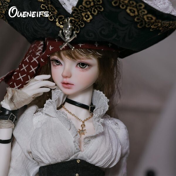 Oueneifs Lynn Bjd bambola 1/4 capitano pirata medievale con giunti e accessori
