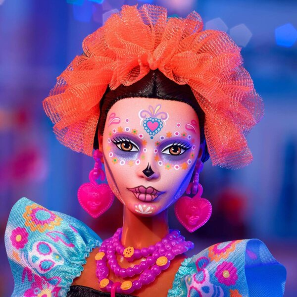 Barbie Signature 2024 Día De Muertos im schwarzen Kleid mit bunter Stickerei und festlichen Accessoires