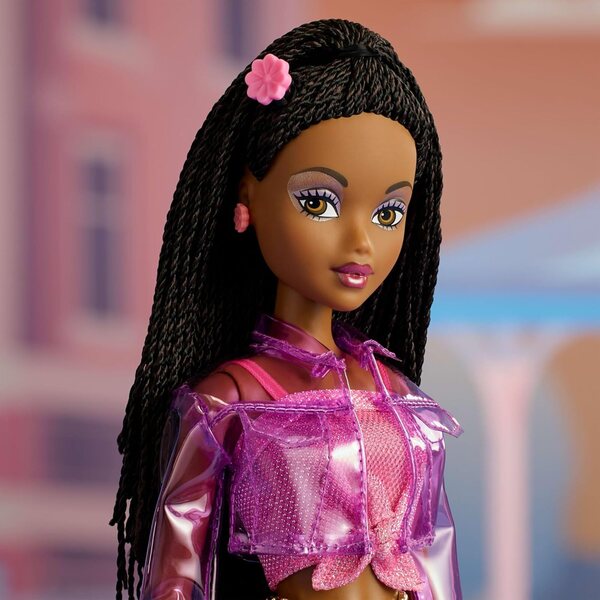 Barbie Signature My Scene Jai mit 2000er-Jahre-Outfit und Modeaccessoires
