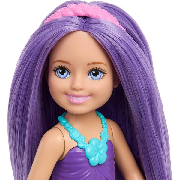 Barbie Chelsea Royal 6-Zoll-Puppe mit lila Haaren, Rock und abnehmbaren Accessoires