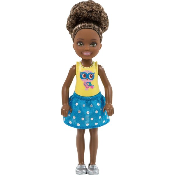 Barbie Dreamtopia Chelsea 15 cm mit gepunktetem Kleid und silbernen Schuhen