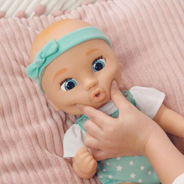 BE LOVED BABIES Sam – Realistisches Baby mit weicher Haut, inklusive Zubehör ab 18 Monaten