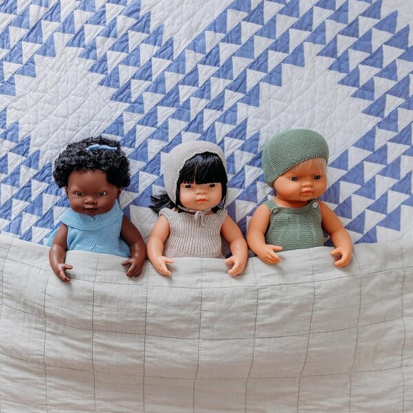 Miniland Afrikanische Babypuppe 38 cm aus weichem und anatomischem Vinyl für Kinder