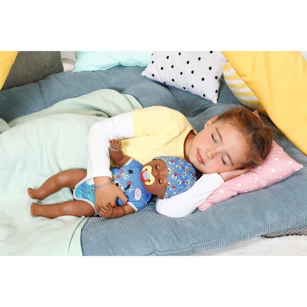 BABY Born Magic Boy 43 cm mit 10 Funktionen und magischem Schnuller verwandelt die Augen