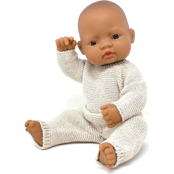 Miniland Strickpyjama beige aus recycelten Fasern für 38 cm große Puppen – ökologisch und sicher