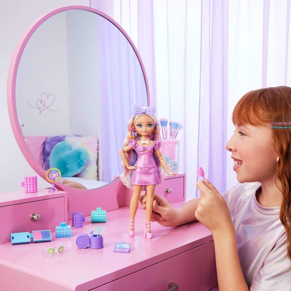 Barbie Dream Besties Malibu – Puppe mit Überraschungszubehör und über 15 Looks