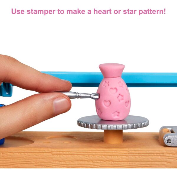 Barbie HCM85 Relax and Create Kunst Studio con Pupa e 25+ Accessori Creativi per Bambini