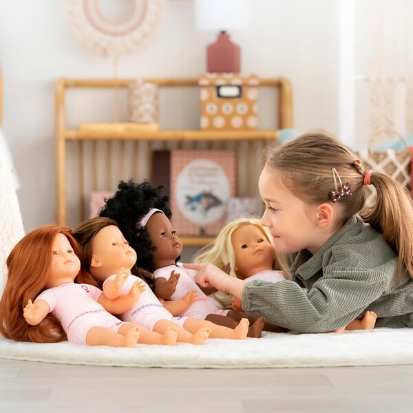 Corolle MaCorolle Prune: 36 cm große französische Puppe mit roten Haaren und Vanilleduft